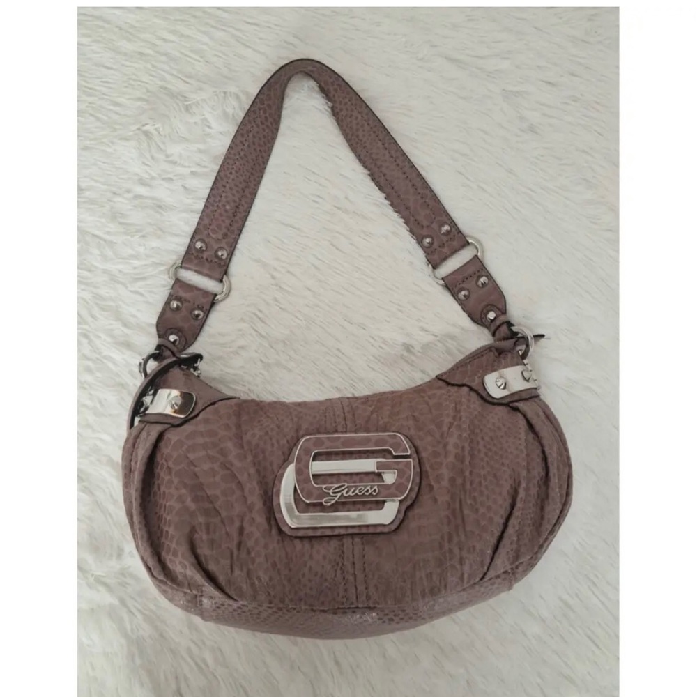 Guess Textured Shoulder Bag in Mauve-Taupe Vegan leather